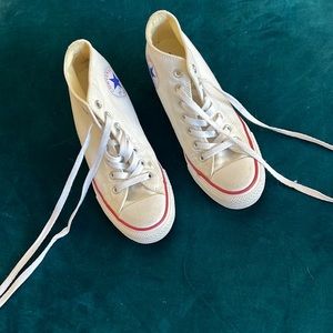 Converse wedge tennis shoes